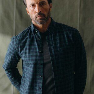 Taylor Stitch The Jack Button Down in  Blackwatch Plaid Size 44 (Men's X-Large)